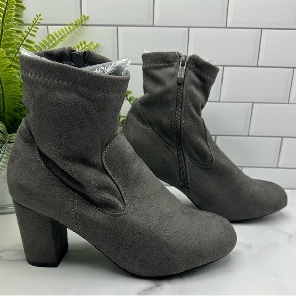 Nature Breeze Grey Faux Suede Fabric Bootie Size 8.5 - Picture 6 of 8